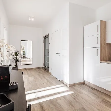 Jama - Stilvoll&modern, Zentral, Uni, Freies Parken, Grosse Gruppen, Wlan Appartement *